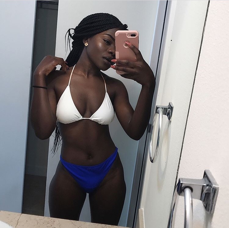 darkmelaningirls:  @ ccecilia_