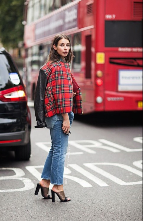 pixx896: #Givenchy #mules … yes or no ? Mules Yes!Givenchy Dunno! Luv the thick block heel though