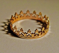 cumber-porn:  masters-littleone:  I really want a princess ring. I think they are so dainty and detailed. Just have to find one!  I’ve found these on etsy! WANT!!!! 