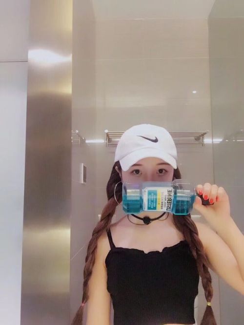 sex-videosss: 最近的我（哈哈哈自拍太多了）