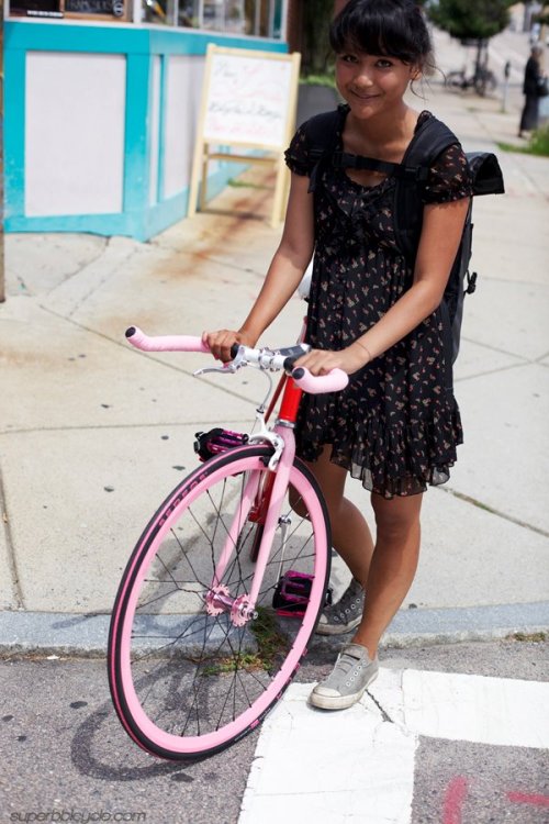 fixedwhilefeminist: being the happiest birthday girl ever on the day my pake princess bike was fini