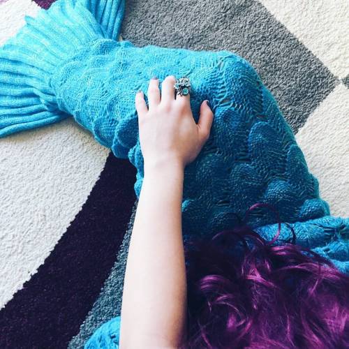 rosegalfashion: “you would be lying if didn’t want to be a mermaid” @rosegalfashio