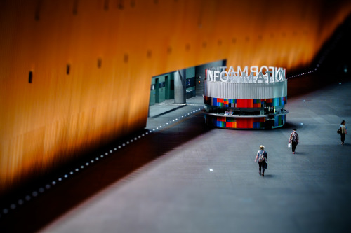 megazal: TOKYO INTERNATIONAL FORUM (via GLIDEi7) bit.ly/KpypEi