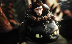 peachdoxie:requested by blazer10000Toothless’ eyes narrow in the gif from this parallel from HTTYD 2