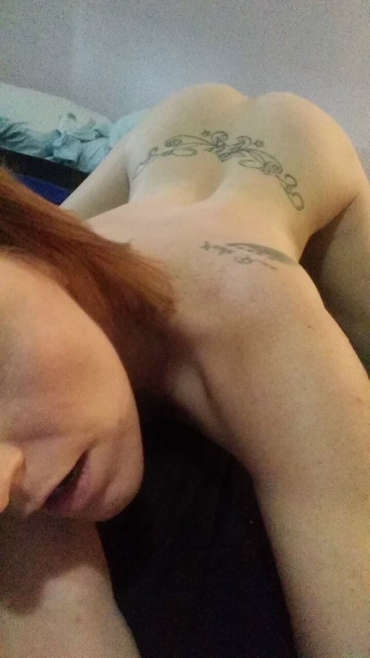 bruised-co-vixen:  REBLOG if you would fuck me from behind!!