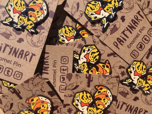 paitynart: ✨ Leopard Gecko Pins &amp; Lizard Infinity Scarfs are in stock!✨ Shop: ‪www.etsy.com/