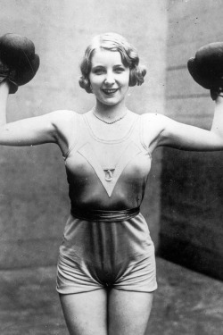 whataboutbobbed:  Irish boxing champion Elsie Connor, August 5, 1931 in New York City 