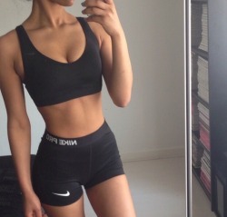 biczozb:  Nike Babe via /r/fitgirls http://ift.tt/1L2A3JJ