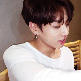 taetaes:bf looks