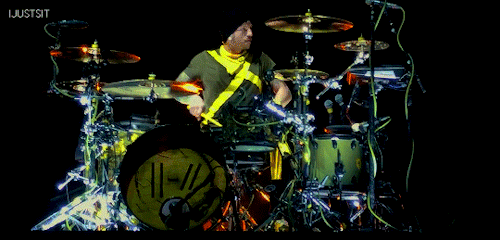 ijustsit:josh dun before Legend in Columbus (6.30.19)