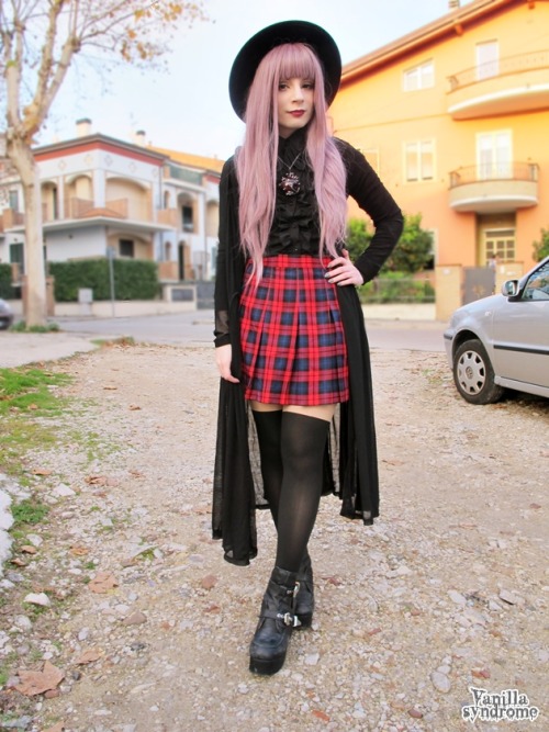 vanillasyndrome: gothic school girl coord ~