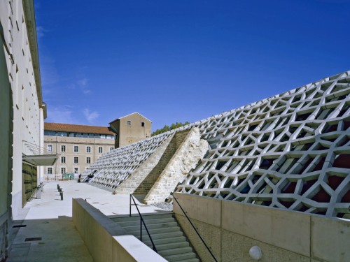 BIBLIOTHEQUE FLORENCE DELAY Architect : Jean De Giacinto Architecture Composite Location: Bayonne, F