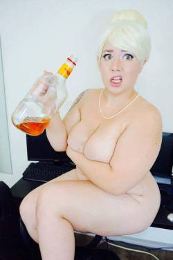 thepassionempire:  Nana Bear as Pam Poovey :)   Party on lol