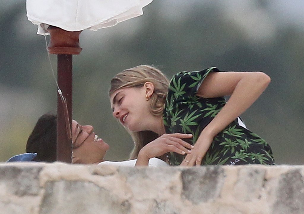 michyrod:  Michelle and Cara on the beach in Cancun. 