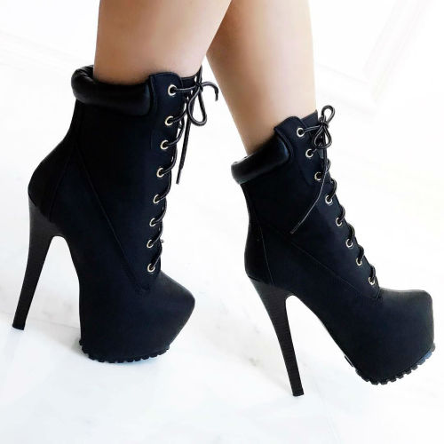 just-hot-legs:  myshoebazar:  Black Lace Up Platform Booties  blogs.mylegs24.de samira