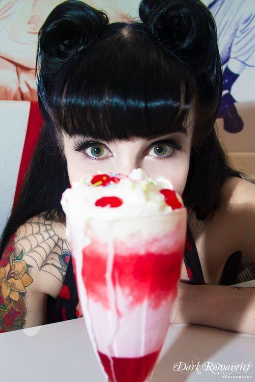 onlygabi:  Inked Sweetness | via Tumblr en We Heart It. http://weheartit.com/entry/57758459/via/armsoftheocean