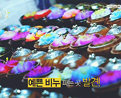 Onew saw something pretty and decided to but it for his mom;
