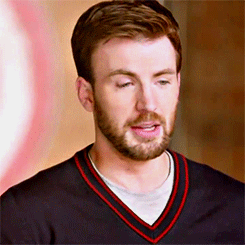 chrisevansscruff:  LOOK at that HAIR ♥♥♥ 