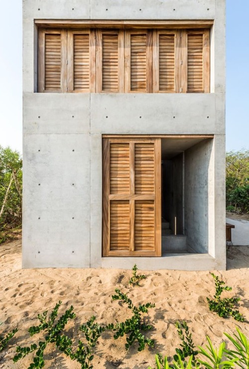 Casa Tiny: Concrete Cabin on Airbnb by Aranza de Ariño from Homeli.co.uk ~ { Facebook | Twitt