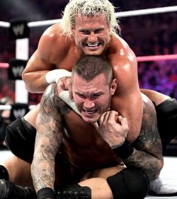 Ziggler with the sleeper…ok I can’t be the only one with dirty thoughts for this pic!