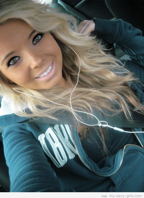mysexyblondebabes:  Rly nice Babe. Rly Perfect Blond Beauty. What do u think Hot