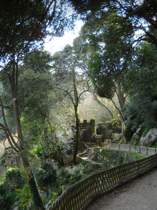 Ways of Sintra / Portugal (by K. Jones).