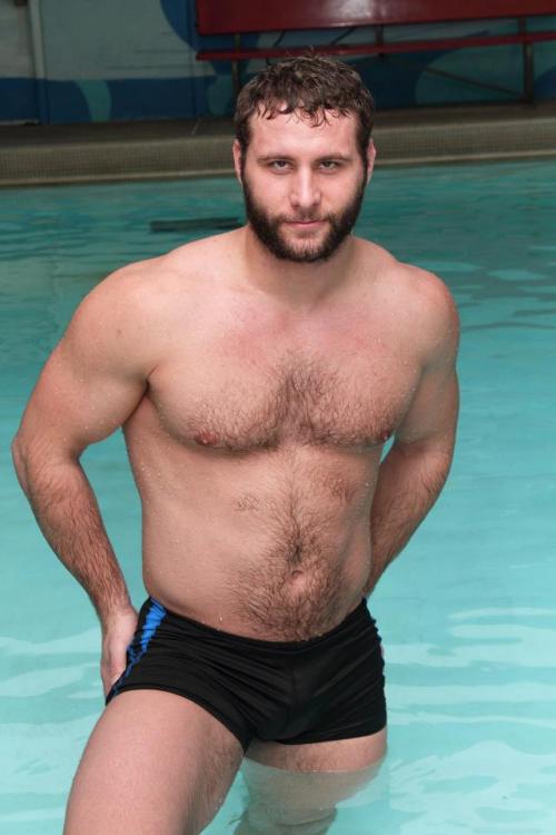 tehjakers:  johnthomas1981:  bottombearcub:  Scruff model Ross Milam is seriously one of the most am