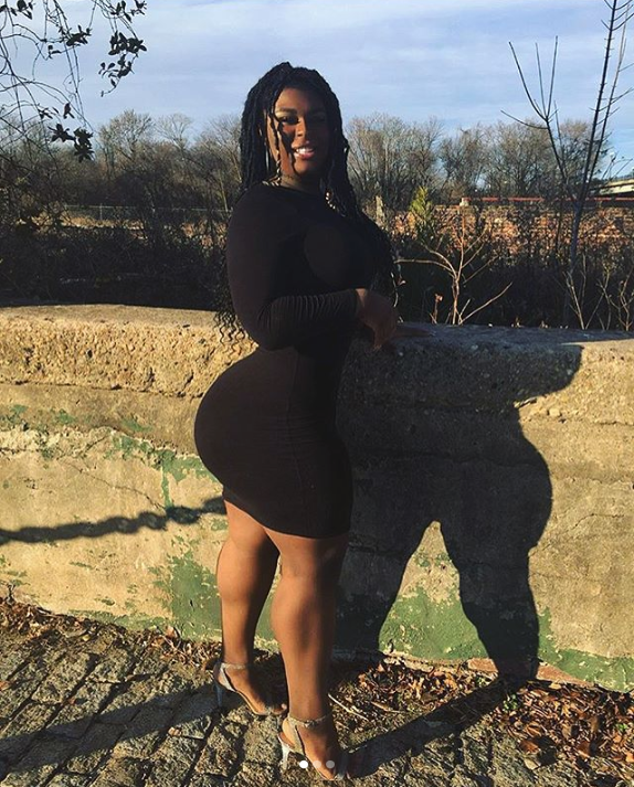 thicksexyasswomen:  realbuttrare:   Big Booty Homegrown…    Dates