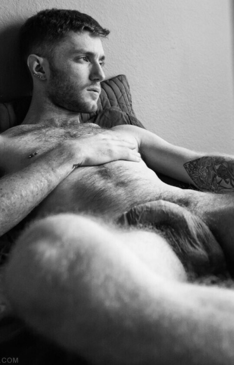 thebearunderground:  The Bear Underground - Best in Hairy Men (since 2010)🐻💦 Over 40,000 followers and  62k+ posts in the archive 💦🐻   Sexy in repose…