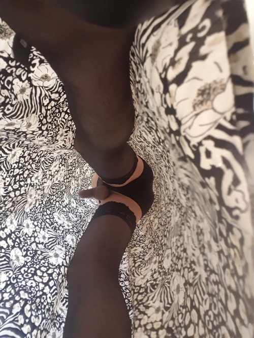 sissieinskirts: kingcerberus42: Upskirt paradise 💋 Great up skirt views. 