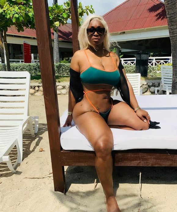kingjazziedad:  DeliciouslySexy. Curvy. BootiDelicious Mami.. Ms MaddyMoreBucks 💜