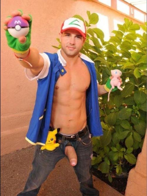 justgaybigthingsplease: Ash y sus pokebolas 8-)