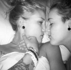 the-inspired-lesbian:  Love and Lesbians ♡ 