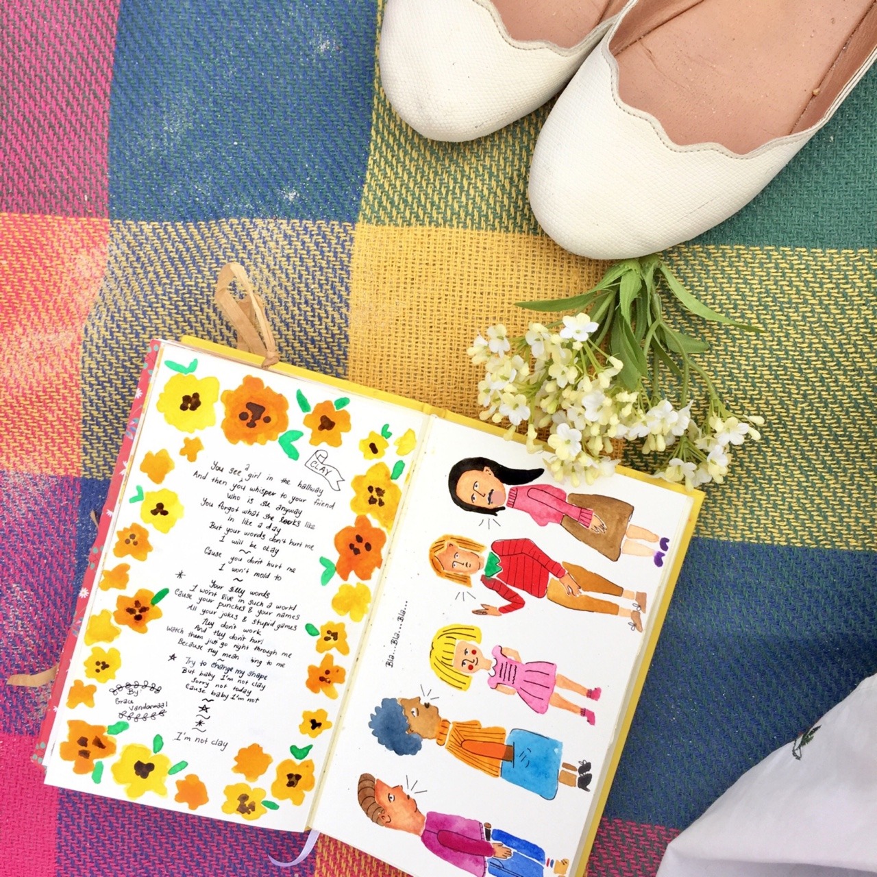 pinklipsandrosycheeks: Eating fruits and journaling by the beach 