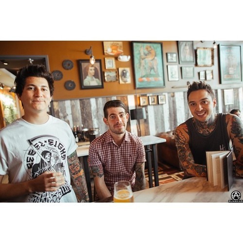 hellopiercetheveilfans:  @tonyperry:"Hangin with @ptvjaime and @alexshelnutt 📷: @elmakias"