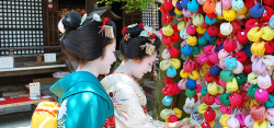 geisha-kai:  Maiko Marika and Satsuki for