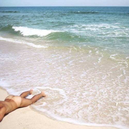 nakedmoonspirit:  Naked beach ! www.luanua.pt