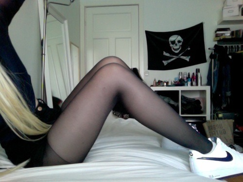 ugh-pale:  pretty and pale x 