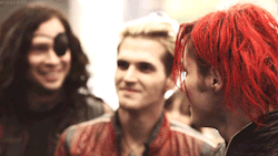mikeywyz:  My Chemical Romance + laughing