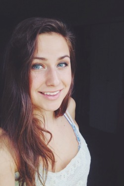 disenchantinqs:  Finally done all my exams, It’s officially summer for me now! | instagram 