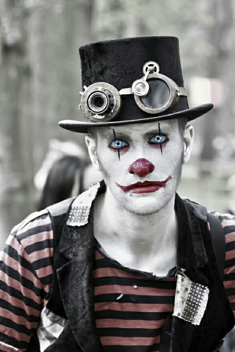 Halloween Costume Ideas on Tumblr: Steampunk Zombie Mime Makeup & Costume
