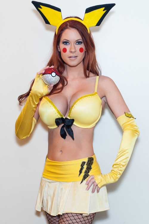 officialirelandreid:  My #pichu #cosplay print 11x17 is going up at my store! Check out www.irelandreid.com for more details on how to order! #nintendo #zap #pokemon #love #adorable #irelandreid 