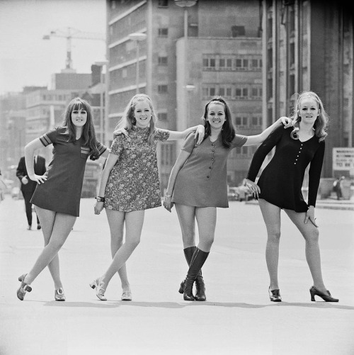isabelcostasixties:  Australia’s girl group ‘Marcie And The Cookies’ in London to promote their new record ‘You Are My Kind’, London, 27th June 1969. The band consists of Marcie Jones, Margaret Cook, Wendy Cook, and Beverley Cook. Photo by Potter