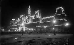 archimaps:  The City Hall lit up at night, Paris 