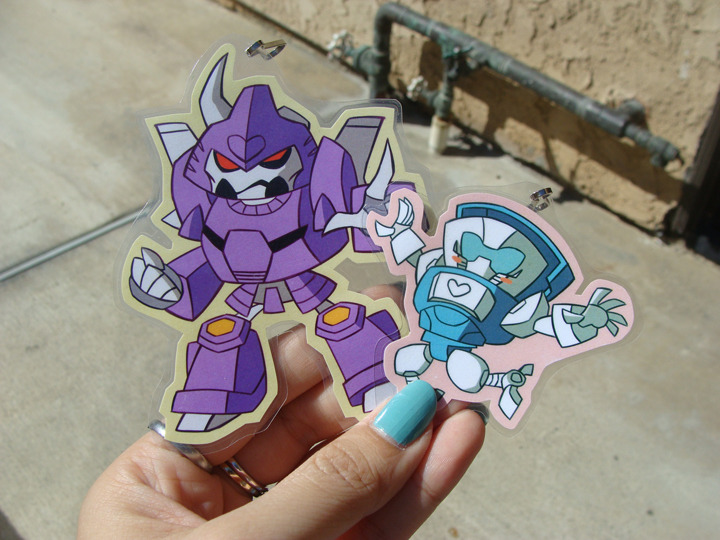 chicken-sketchies:  chicken-sketchies:    As promised, more transformers!  This