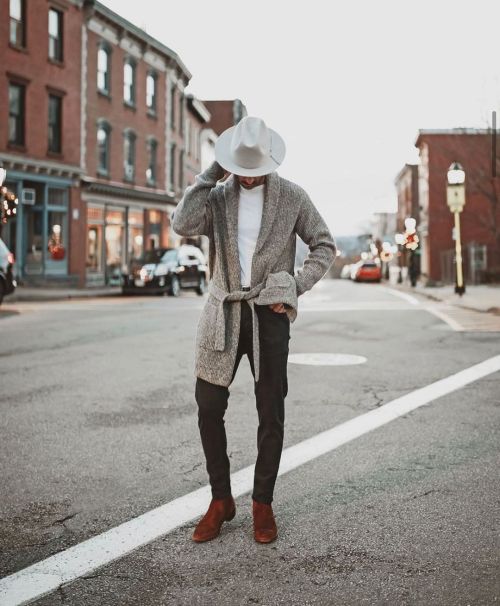 We love a comfy cardigan @bluecollarprep #DAPPERMENhttps://www.instagram.com/p/CI6PrOcpajJ/?igshid