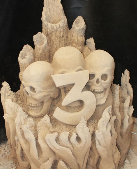 Porn sixpenceee:  These Dante’s Inferno sand sculptures are photos