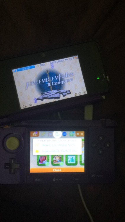 memetendo: officiallylink: I feel like my 3ds shouldnt work anymore and yet That indestructible Nint