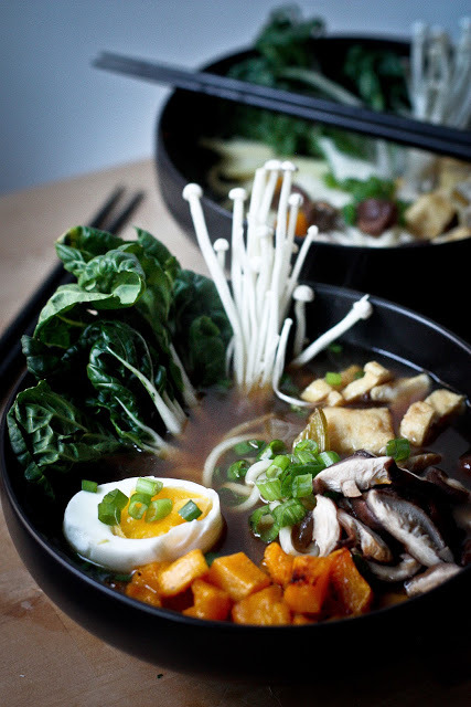 happyvibes-healthylives:  Smokes Shiitake Ramen