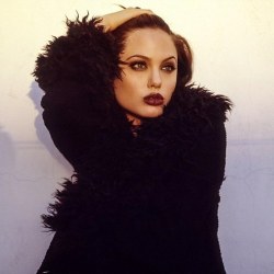 vintagesalt:  Angelina Jolie, 1995 